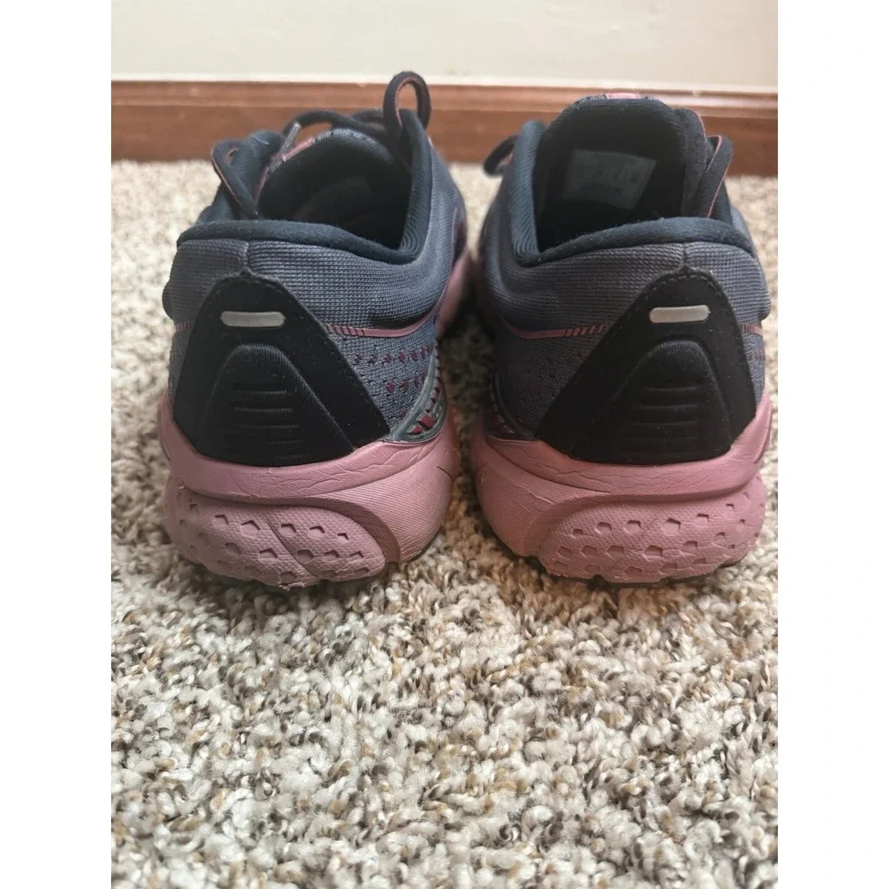 Brooks Adrenaline GTS 21 Women Size 11 Gray Running Shoes Gym Comfort Sneaker